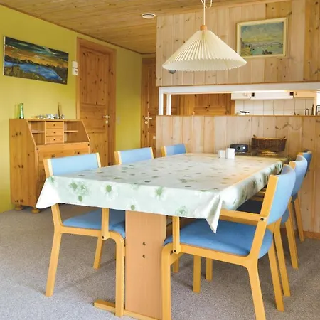 Three-bedroom Holiday In بيت للعطل Tarm