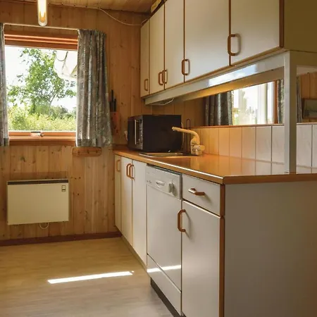 Three-bedroom Holiday In بيت للعطل Tarm