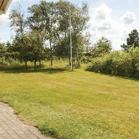 Three-bedroom Holiday In بيت للعطل *